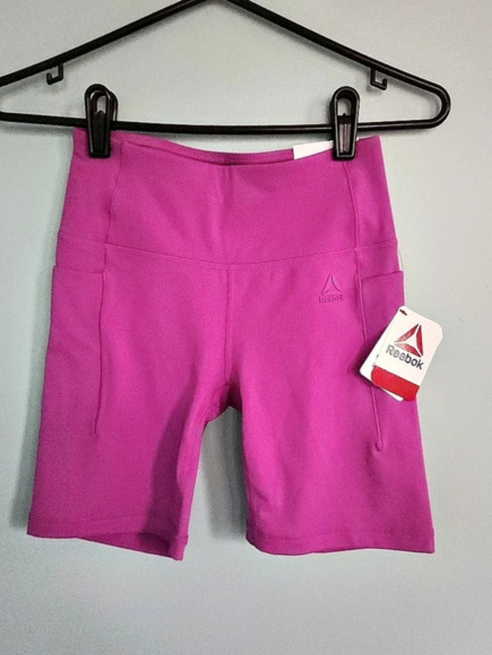 Reebok Fitted High Rise Athletic Shorts in Pink/Purple Size XS NWT